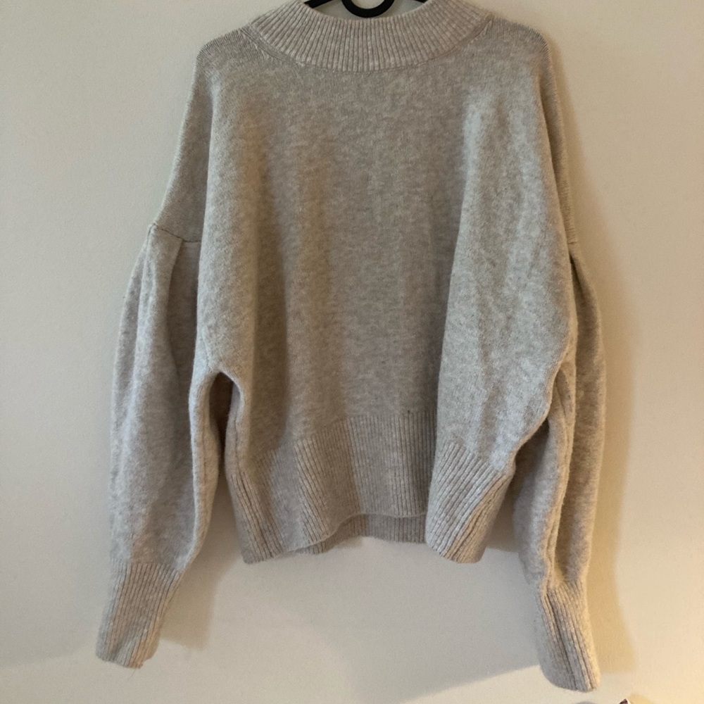 H&M cream crew neck sweater